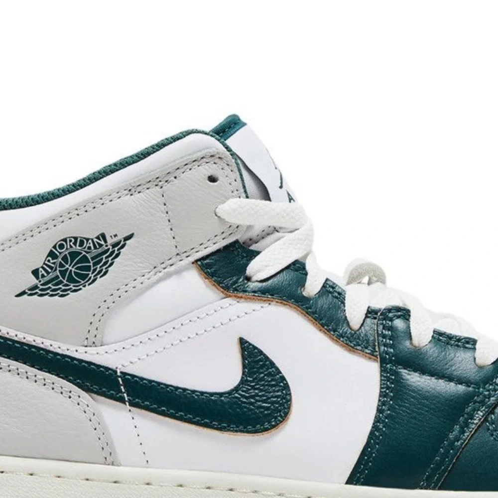 Jordan 1 se mid gs Oxidized green Brand new